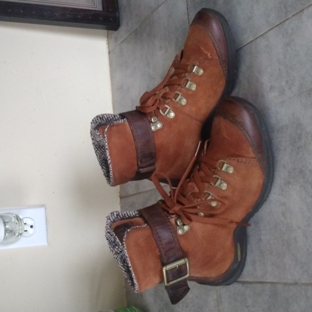 MERRELL BOOTS